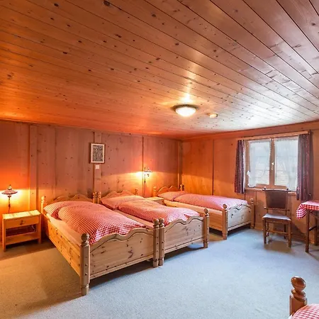 Cresta - 9,5-zimmerhaus Fuer 19 - 20 Personen, 270m2 * Conters im Prattigau