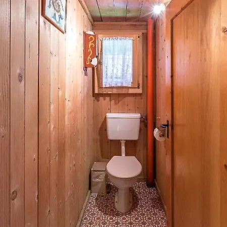 Ferienhaus Cresta - 9,5-zimmerhaus Fuer 19 - 20 Personen, 270m2 Conters im Prattigau