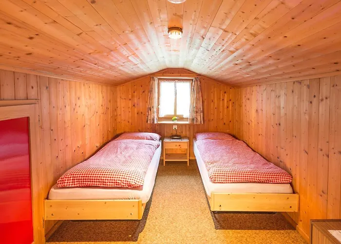 Cresta - 9,5-zimmerhaus Für 19 - 20 Personen, 270m2 Conters im Prattigau