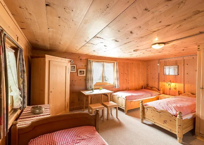 Cresta - 9,5-zimmerhaus Fuer 19 - 20 Personen, 270m2 Nyaraló