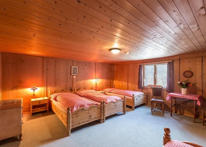 Cresta - 9,5-zimmerhaus Fuer 19 - 20 Personen, 270m2 * Conters im Prattigau