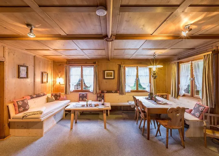 Cresta - 9,5-zimmerhaus Fuer 19 - 20 Personen, 270m2 * Conters im Prattigau